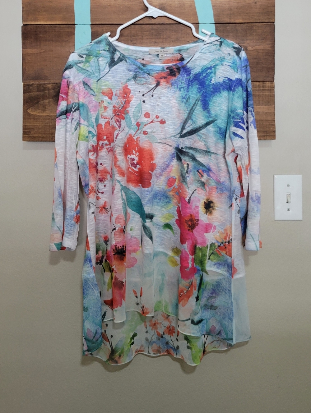 Jess & Jane Floral Watercolor 3/4-Sleeve Tunic Lightweight Colorful Top Size M